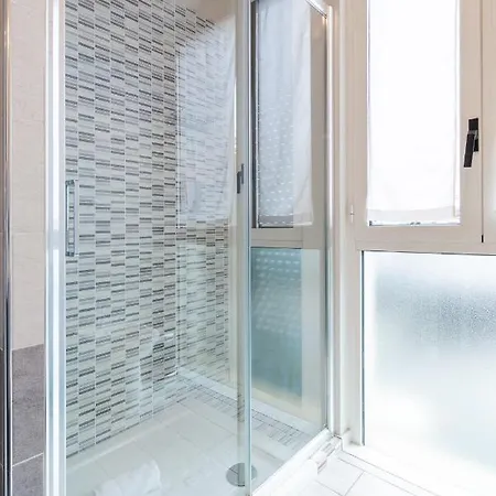 4 Star Train Station - Self Check-in 4*