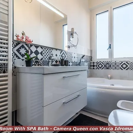 4 Star Train Station - Self Check-in 4*