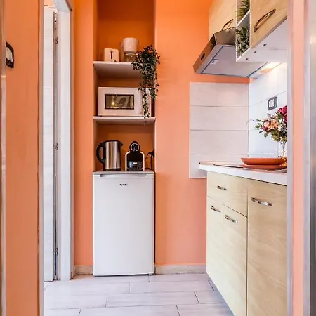 Aparthotel 4 Star Train Station - Self Check-in