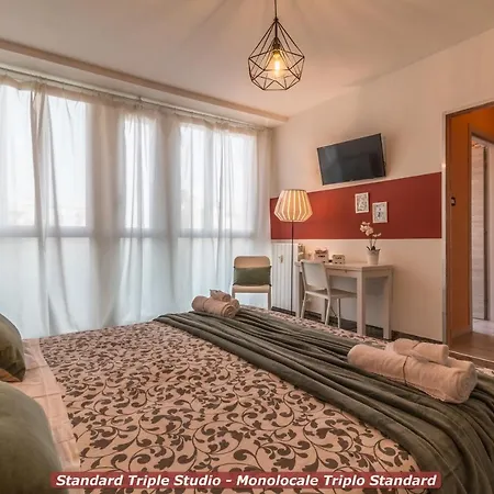 4 Star Train Station - Self Check-in Aparthotel 4*