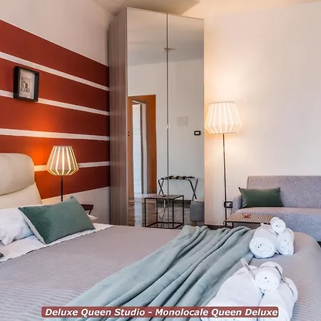 4 Star Train Station - Self Check-in