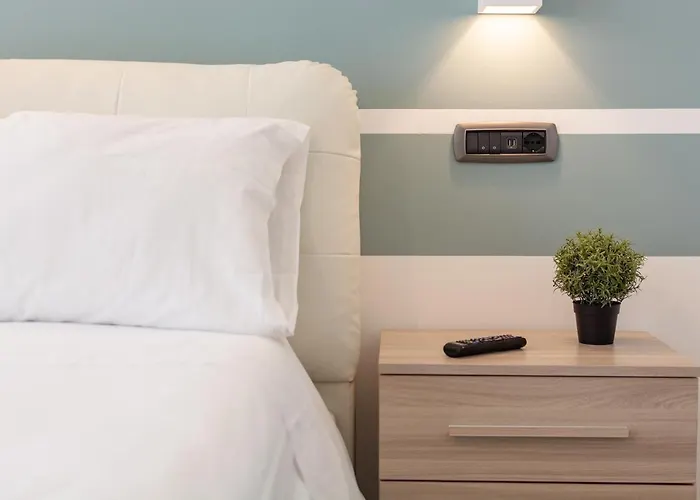 4 Star Train Station - Self Check-in Apart-hotel 4*