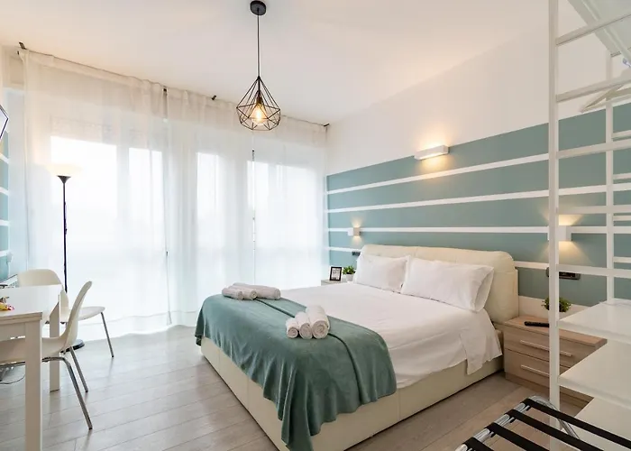 Aparthotel 4 Star Train Station - Self Check-in 4*