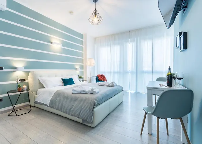 Apart-hotel 4 Star Train Station - Self Check-in 4*