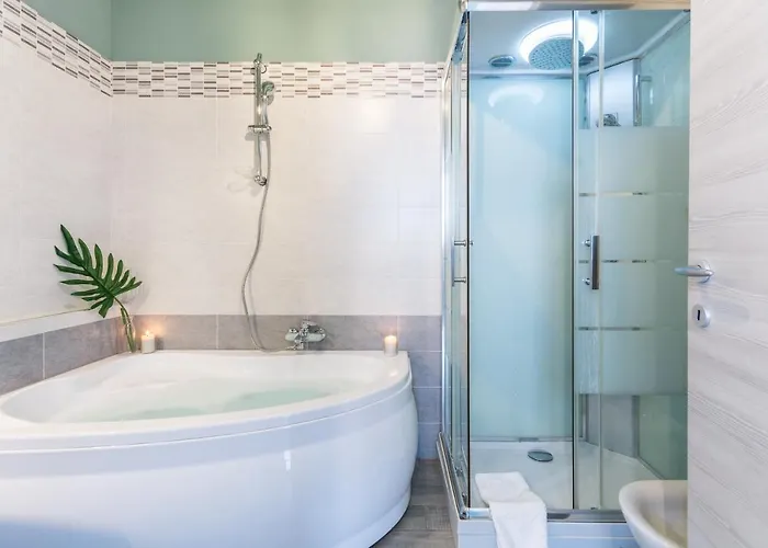 4 Star Train Station - Self Check-in Aparthotel