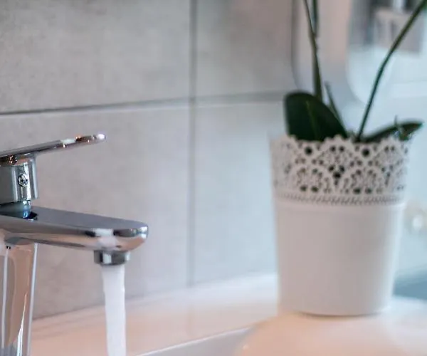 4 Star Train Station - Self Check-in Aparthotel