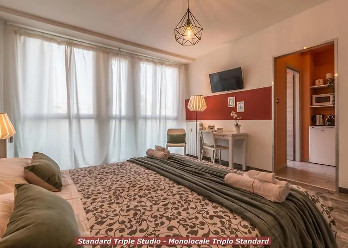 4 Star Train Station - Self Check-in Aparthotel 4*