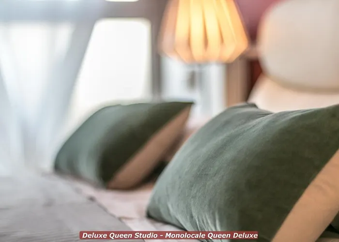 4 Star Train Station - Self Check-in Aparthotel 4*