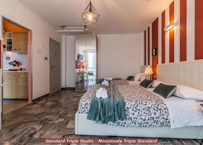 Ξενοδοχείο με διαμερίσματα 4 Star Train Station - Self Check-in 4*