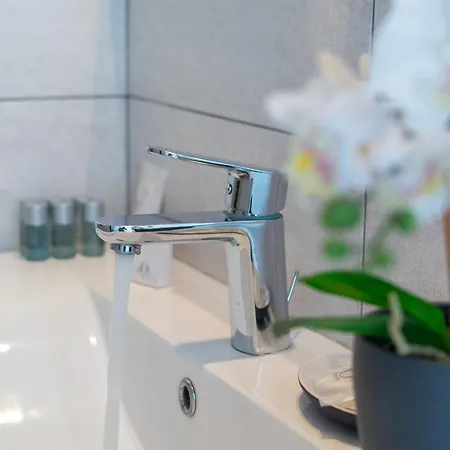 4 Star Train Station - Self Check-in 4* ボローニャ