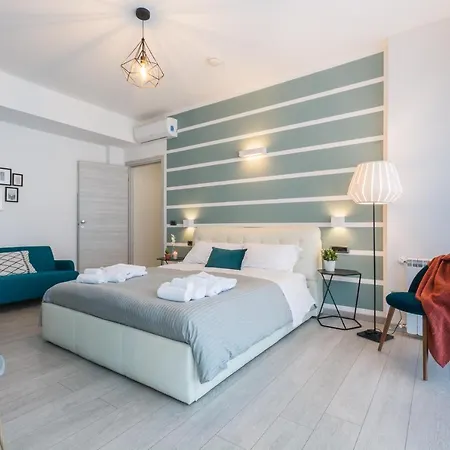 4 Star Train Station - Self Check-in アパートホテル 4*