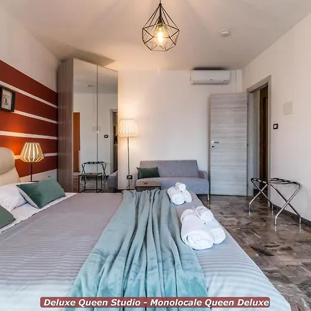 アパートホテル 4 Star Train Station - Self Check-in 4*