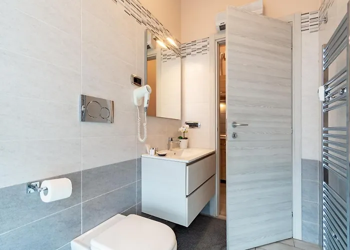 Aparthotel 4 Star Train Station - Self Check-in 4*