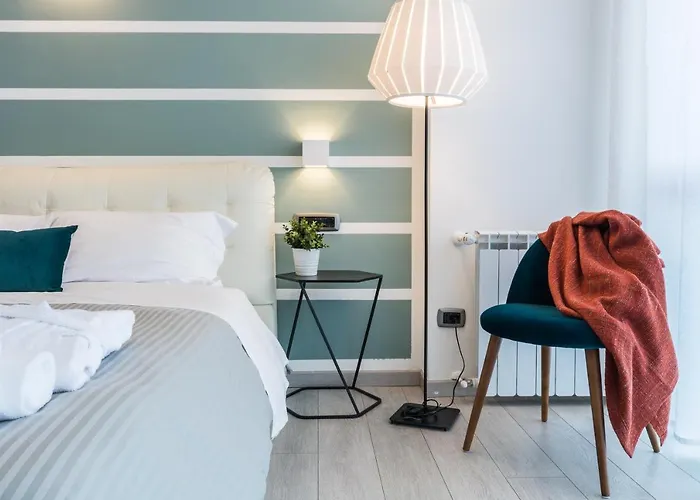 4 Star Train Station - Self Check-in Aparthotel