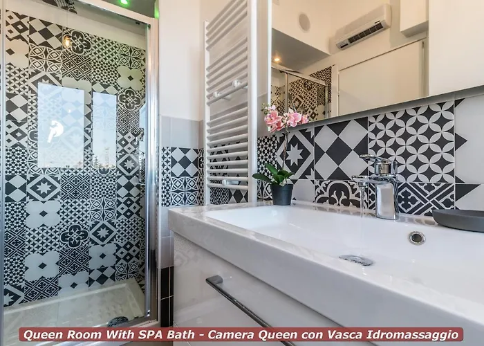 4 Star Train Station - Self Check-in